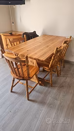 tavolo e sedie in stile rustico