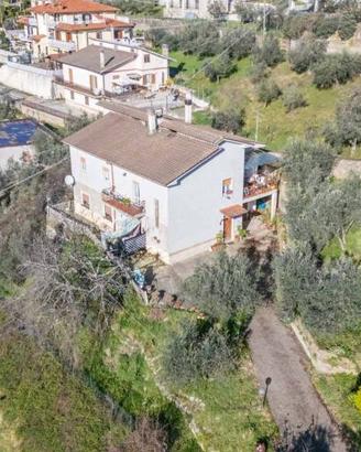 Appartamento di 187 m² con più di 5 locali e box a