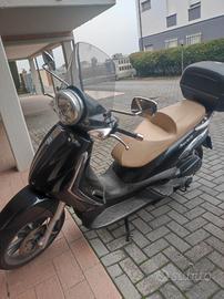 scooter Beverly piaggio 250 cc