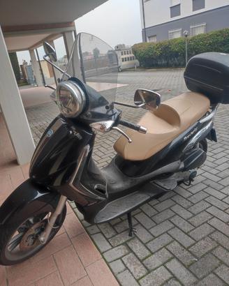 scooter Beverly piaggio 250 cc