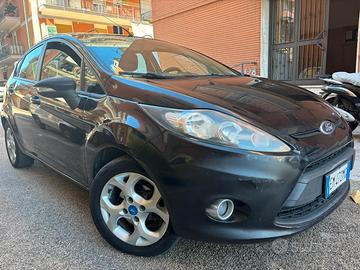 Ford Fiesta 1.4 TDCi 70CV 5 porte Titanium