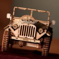 Modellino jeep militare in legno