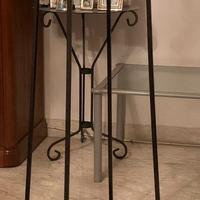 PIEDISTALLO D'ARREDO FERRO BATTUTO, LEGNO E VETRO