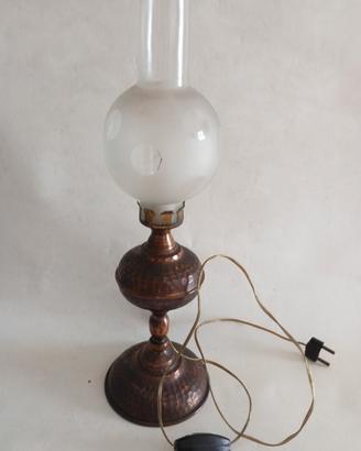 Lampada da tavolo vintage 