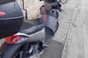 Scarabeo light 200 cc
