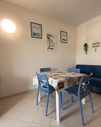 Bilocale con terrazza pranzabile vicino al mare