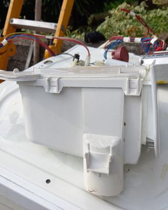 Cassetto lavatrice Indesit