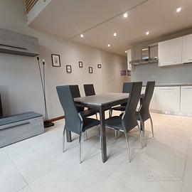 Trilocale con parcheggio e accesso diretto al mare