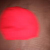 cappellino rosso per bambini