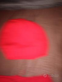 cappellino rosso per bambini