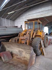 Pala caricatrice e escavatore O&K RH6