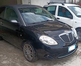 Ypsilon 1.3 MJT 90 CV DPF Sport MomoDesign