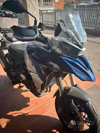 Moto QJ SRT 800 (stradale) accessoriata