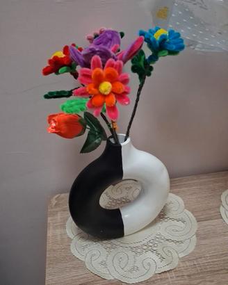 vaso in resine con fiori scavolini