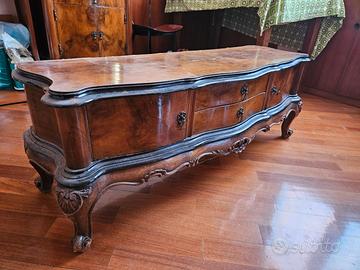 Mobile basso in radica stile barocco veneziano