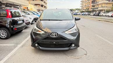 Toyota Aygo Connect 1.0 VVT-i 72 CV 5 porte x-play
