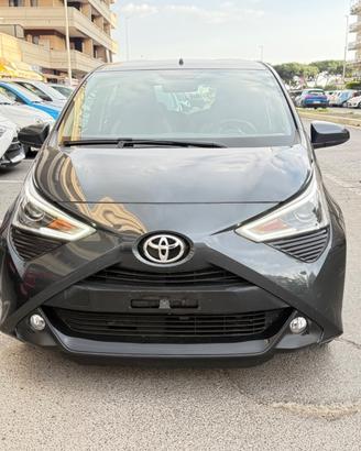 Toyota Aygo Connect 1.0 VVT-i 72 CV 5 porte x-play