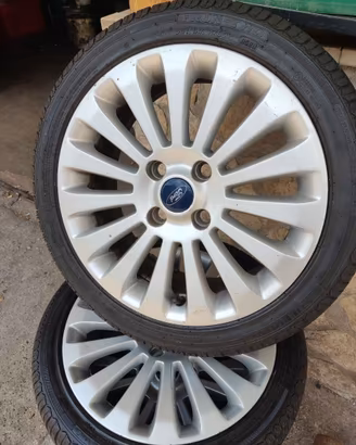 CERCHI IN LEGA DA "16 " FORD 4 FORI CON PNEUMATCI