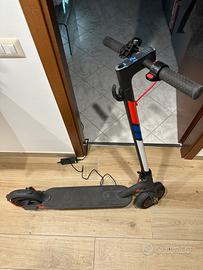 Monopattino Xiaomi Mi Scooter