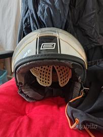Casco  moto, tuta impermeabile e guanti