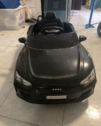 Audi giocattolo per bambini con telecomando