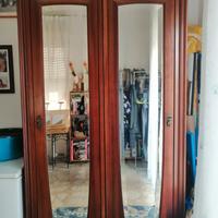 Armadio antico due ante con specchio