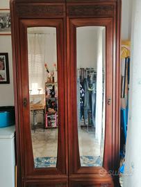 Armadio antico due ante con specchio