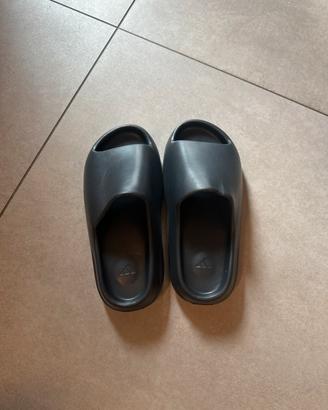 yeezy slides - adidas