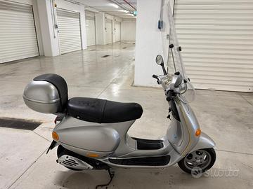 Vespa 125 et4