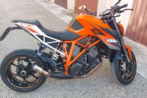 KTM SUPERDUKE 1290 