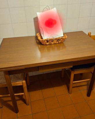Tavolo da cucina in legno, 4 o 6 posti