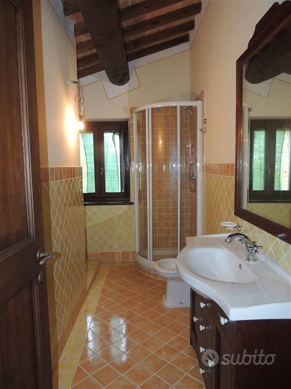 Rustico / Casale di 470 m² con più di 5 locali a A - Altro
