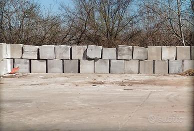 Cubi blocchi di cemento