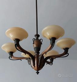 Lampadario vintage in legno