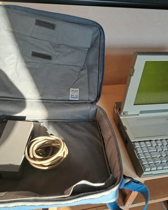 Olivetti M15 (1987) – Vintage Laptop Rare con Bors