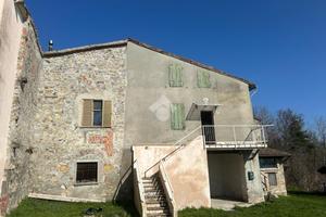 CASA DI CORTE A VARANO DE' MELEGARI