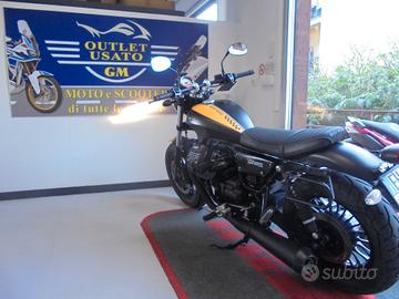 Moto Guzzi V9 ABS + TCS