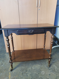 Tavolino in stile zuenelli