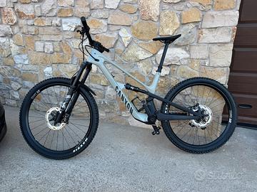 E-bike Canyon spectral ONFLY CF8 gennaio 2025