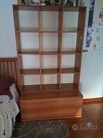 Libreria a cubi con panca contenitore / cassettone