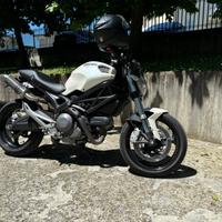 Ducati Monster 696