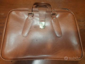 Valigia vintage in pelle sintetica marrone