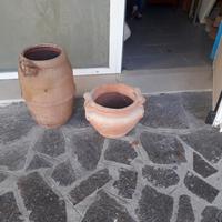 Anfora e vaso in terra cotta