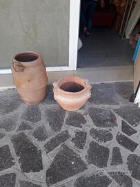 Anfora e vaso in terra cotta