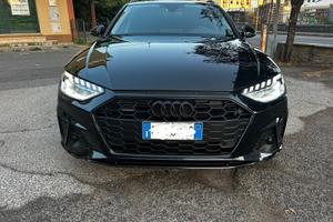 Audi a4 tfsi 40 s-line stronic quattro