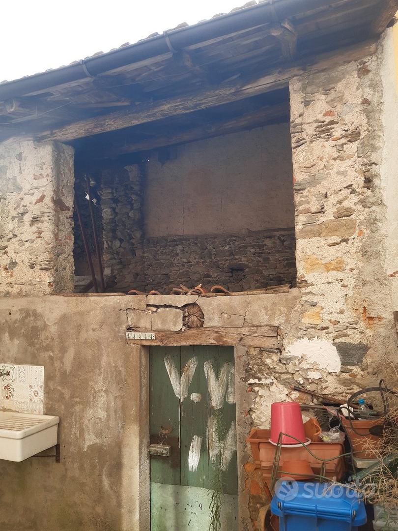 Vecchia casa centro storico da ristrutturare - Vista 2