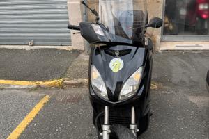 Xmax 250 MOTORE RIFATTO- PRONTO SUBITO