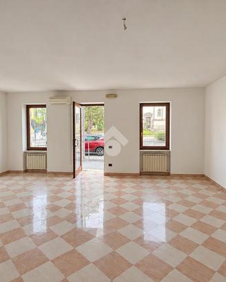 NEGOZIO A MARANO VICENTINO