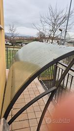 Pensilina di policarbonato in ferro battuto