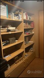 Libreria in laminato tipo legno